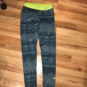 Nike Pro patterned leggings